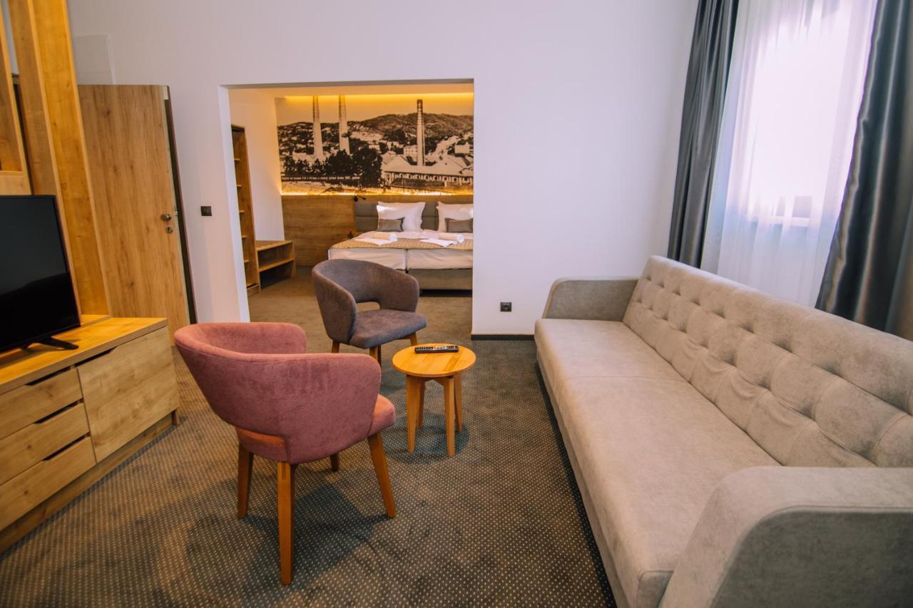 Hotel Salis Тузла Экстерьер фото